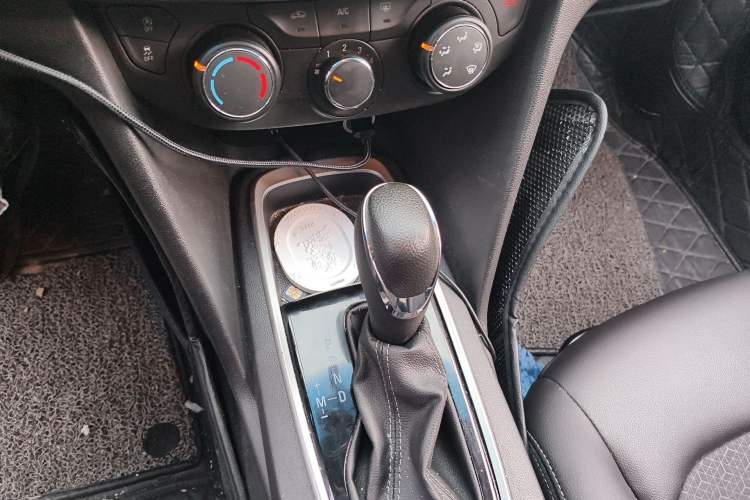 Used Chevrolet Cavalier 2019 320 Automatic Xinyue Edition Gear Lever