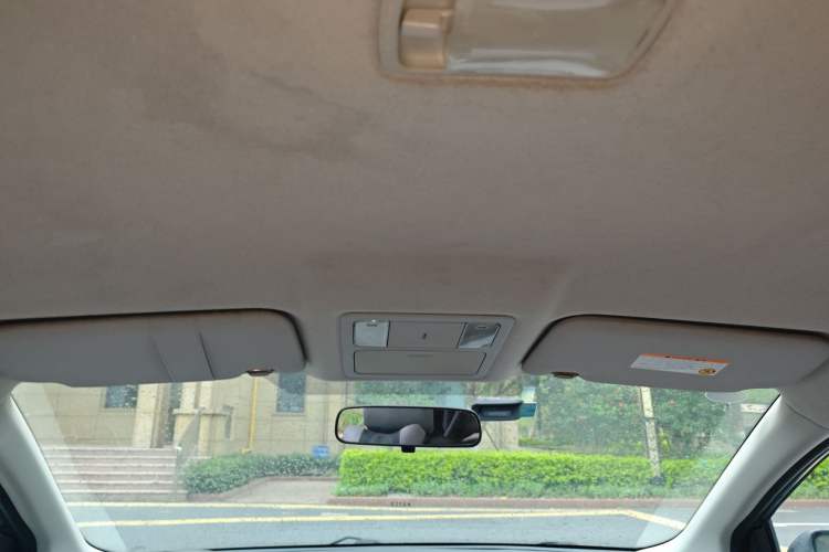 Used Nissan Tiida 2011 1.6L CVT Comfort Model Headliner