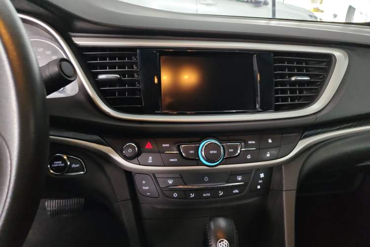 Used Buick GT 2015 15N Automatic Deluxe Edition Audio And AC Panel