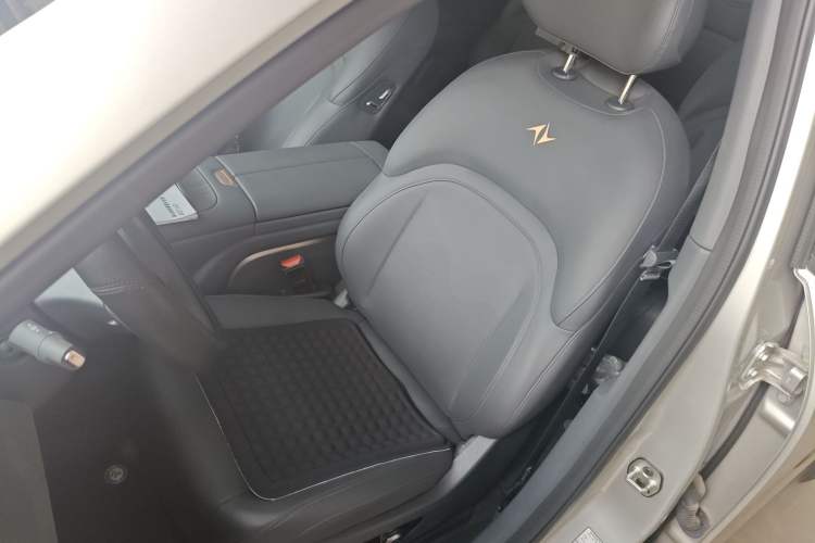 Used Dongfeng eπ eπ008 2024 210Max Range-Extended Version 6 Seats