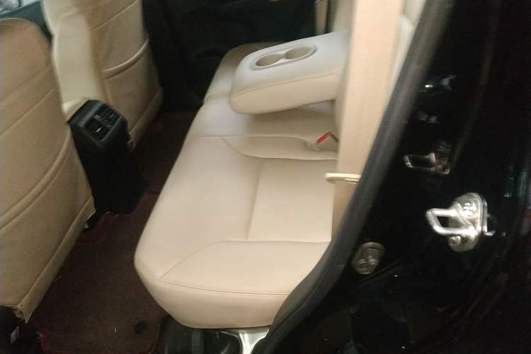 Used Honda CR-V 2016 2.0L Two-Wheel Drive Classic Edition
