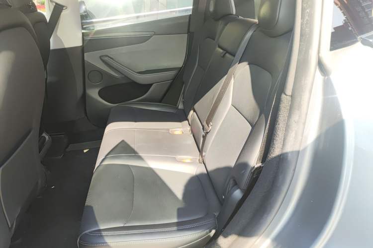 Used Tesla Model Y 2025 Rear-Wheel-Drive Version