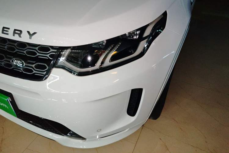 Used Land Rover Discovery Sport 2022 Revised Version 249 PS R-Dynamic S Performance Edition 5 Seats Left Front Headlight