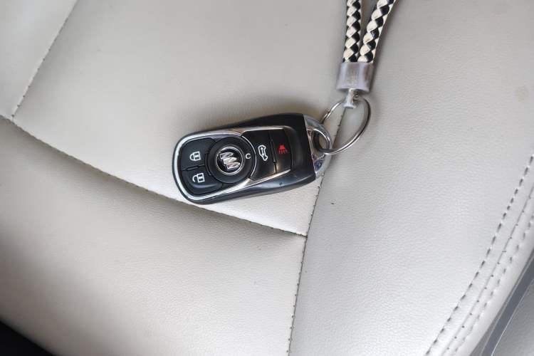 Used Buick GL8 2023 Land Executive Class Smart Enjoyment Model
