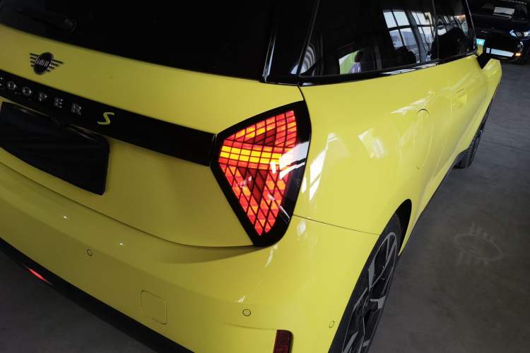 Used MINI Electric MINI COOPER 2024 452km COOPER SE Artist
