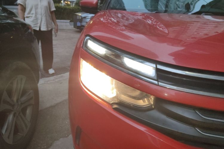 Used Citroen C5 AIRCROSS 2017 350THP Fashion Edition Right Front Headlight