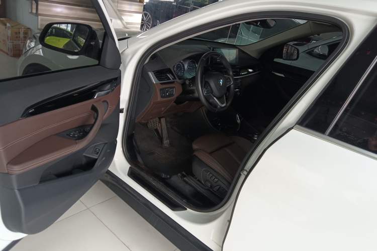 Used BMW X1 2020 sDrive25Li Leading Model
