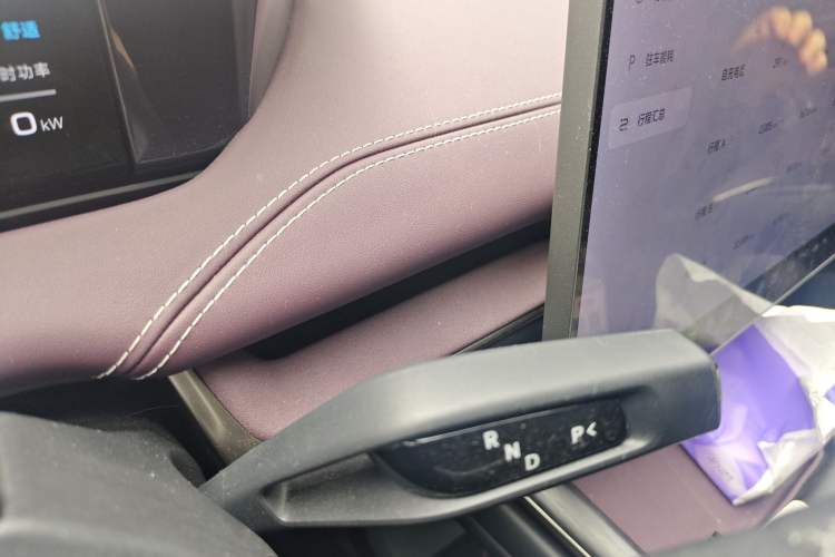 Used Xiaomi Auto SU7 2024 Four-Wheel Drive Ultra-Long Range Advanced Intelligent Driving Max Edition Gear Lever