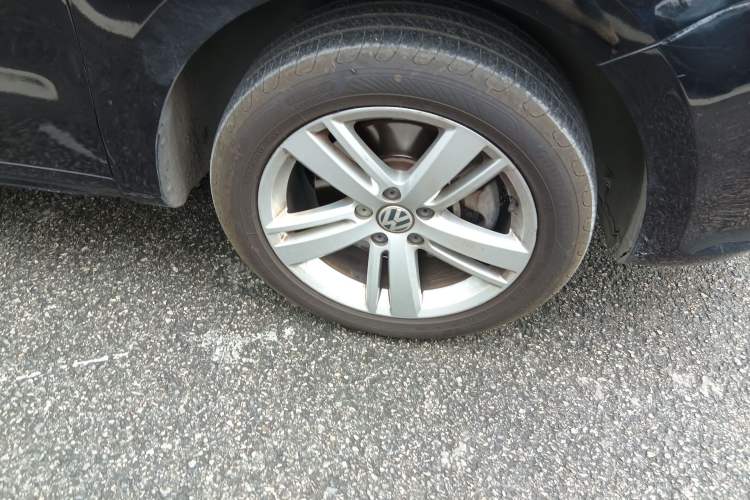 Used Volkswagen Sharan 2018 380TSI Comfort Edition 7-Seater Right Front Wheel Hub