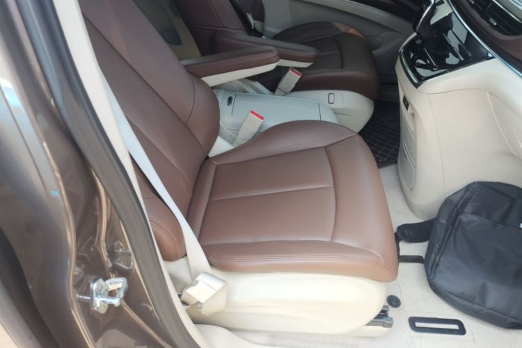 Used Buick GL8 2022 Land Cruiser Executive Class 652T Comfort Model
