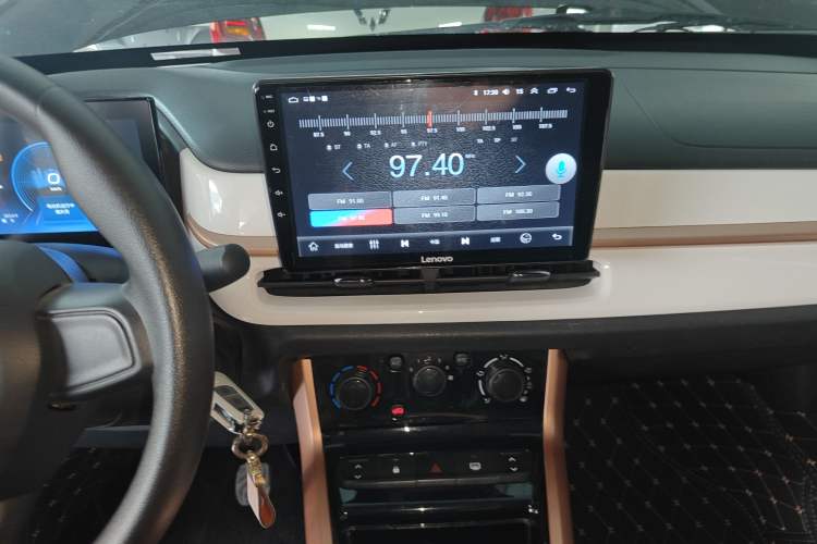 Used Dongfeng NAMMI BOX 2022 Revised Light Wind Edition 201 km Standard Version
