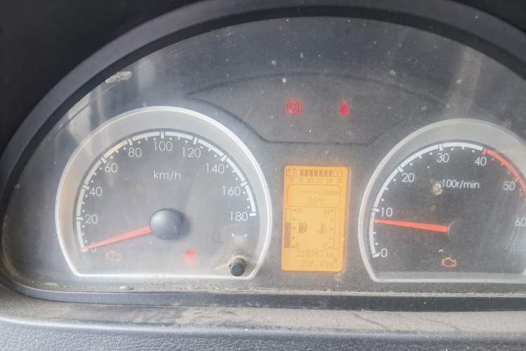 Used Dongfeng Yufeng 2020 2.3T Economy Logistics Vehicle Long Wheelbase High Roof 5-9 Seater WP2.3