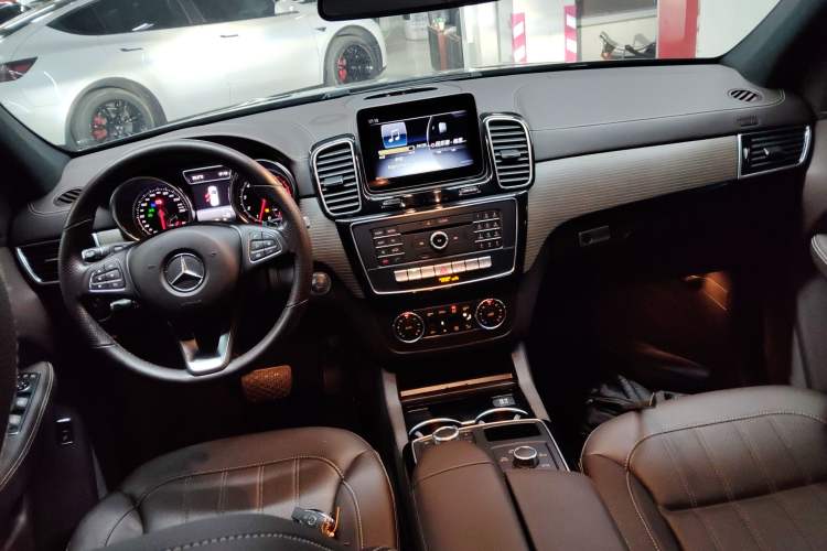 Used Mercedes-Benz GLE 2019 GLE 320 4MATIC Dynamic Edition Prestige Model
