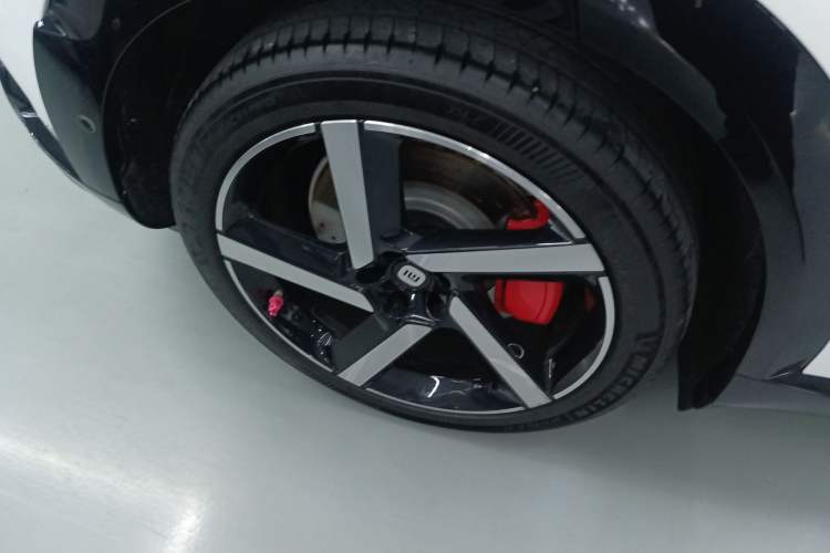 Used Xiaomi Auto YU7 2025 Ultra-Long Range High-Performance All-Wheel-Drive Max Edition Exterior 5