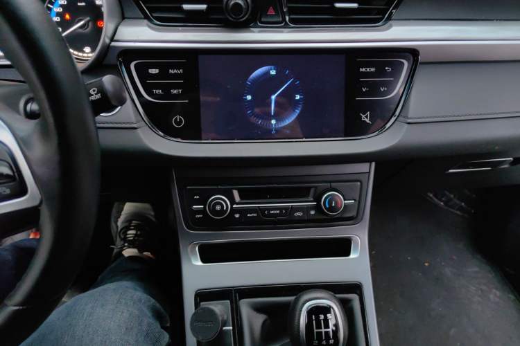 Used Geely Auto Emgrand 2019 Leading Edition 1.5L Manual Luxury Model China VI Standard Audio And AC Panel