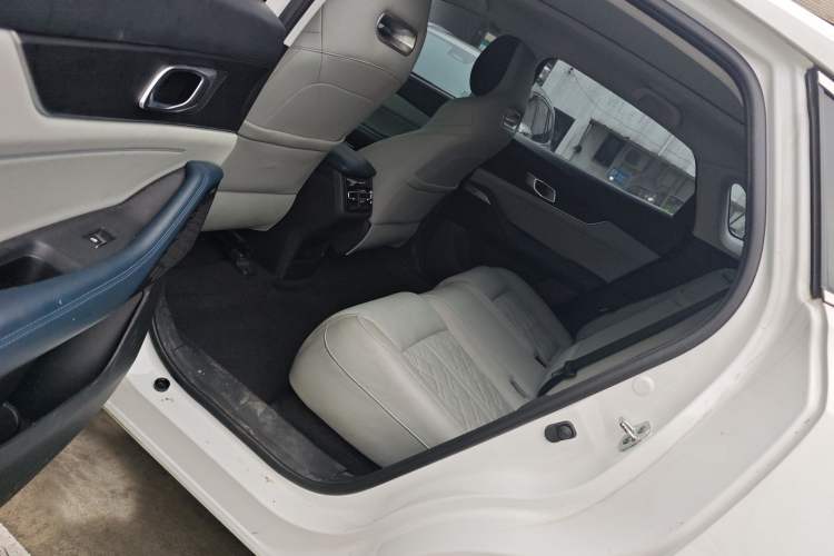 Used CHANGAN UNI-K iDD 2022 Blue Whale iDD 130km 1.5T Excellence Model Left Rear Seat