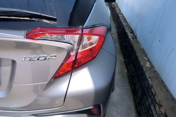 Used Toyota IZOA 2018 2.0L Yidong Version China V Standard
