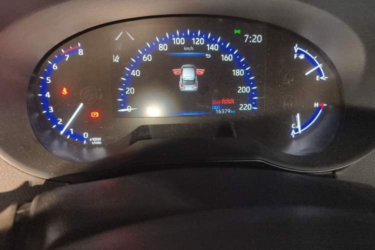 Used Toyota C-HR 2023 2.0L Luxury Edition Odometer Close Up