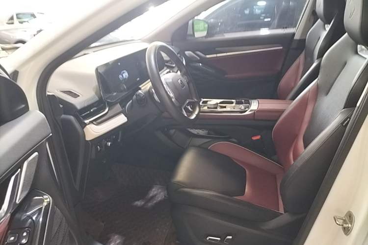 Used SOL QX 2021 300T DCT Prestige Smart Connectivity Version