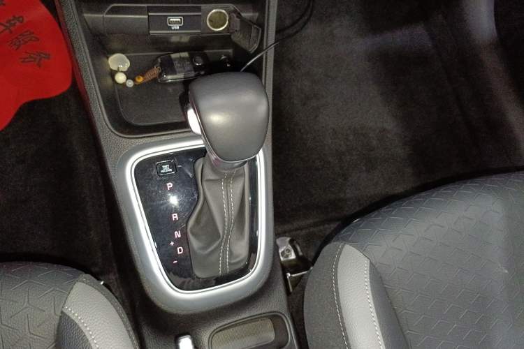 Used Kia kx1 Stonic 2019 1.4L Automatic Fun Edition China VI Gear Lever