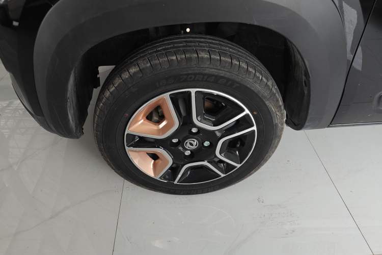 Used Dongfeng NAMMI BOX 2022 Revised Light Wind Edition 201 km Standard Version
