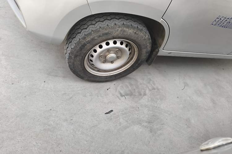 Used Wuling Rongguang New Truck 2023 2.0L Double-Cab Extended-Size Standard Version LJM20B Exterior 4