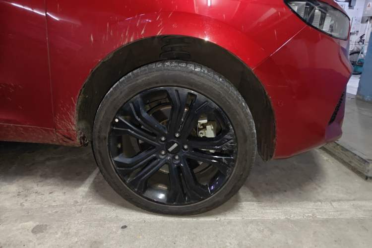 Used Wey VV5 2017 2.0T Flagship Edition Right Front Wheel Hub