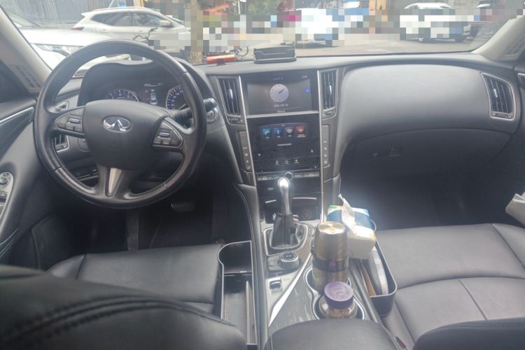 Used Infiniti Q50L 2015 2.0T Comfort Edition Center Console