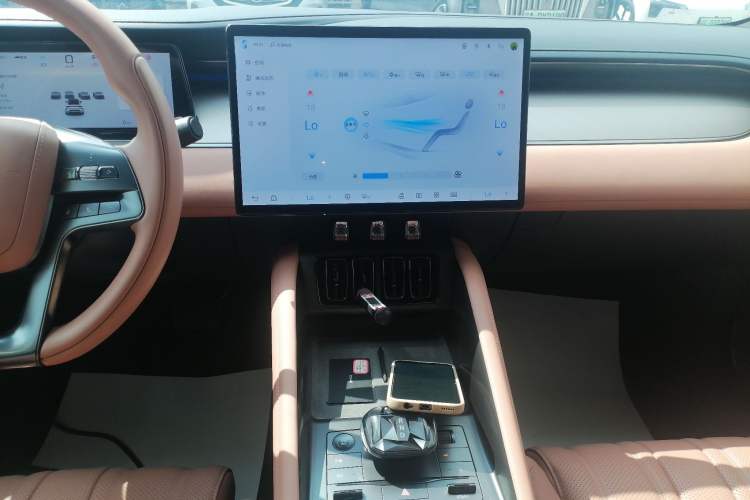 Used BYD Song L EV 2024 662 km Excellence Version Audio And AC Panel