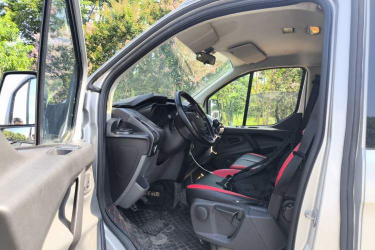 Used Ford Transit 2017 2.0T Diesel Multi-Function Commercial Vehicle Mid-Drive Mid-Roof China V Standard
