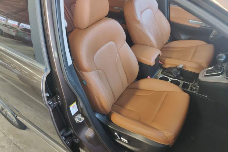 Used Haval H6 2015 Sport Edition 1.5T Automatic Two-Wheel Drive Luxury Model
