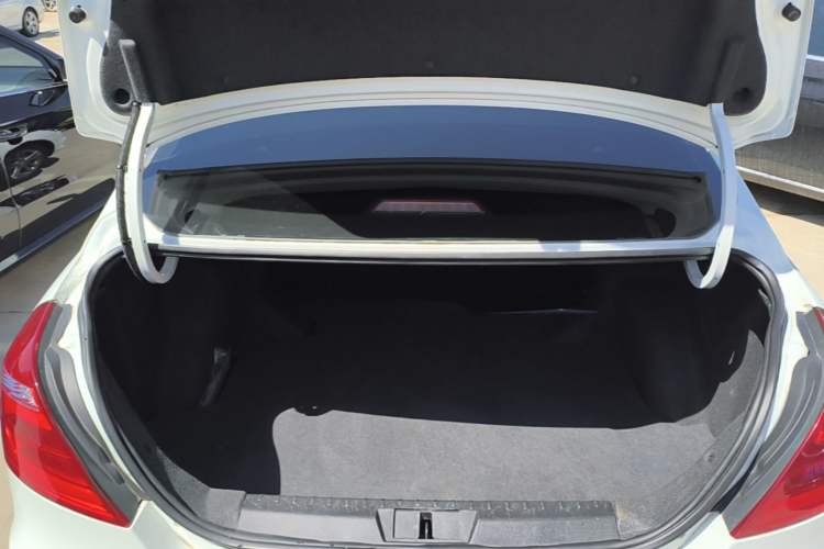 Used Geely Auto Emgrand 2017 Sedan Million Edition 1.5L CVT Upward Connectivity Version
