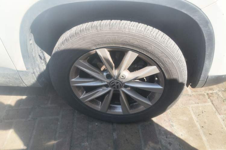 Used Volkswagen Tiguan L 2017 300TSI Automatic Two-Wheel Drive Silk Road Comfort Edition