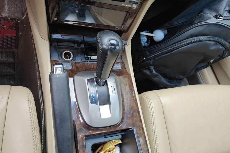 Used Honda Accord 2010 2.0L EX Gear Lever