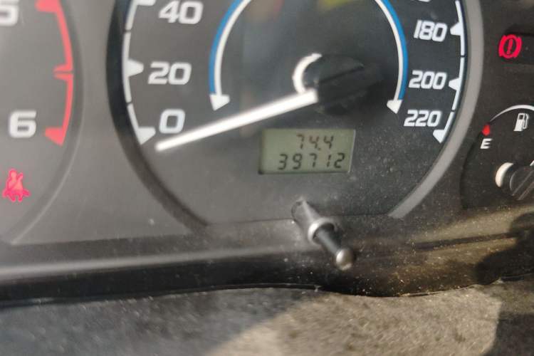 Used JMC Transit 2019 2.8T Commercial Version Short Wheelbase Mid-Roof 6-Seater China VI JX493 Odometer Close Up