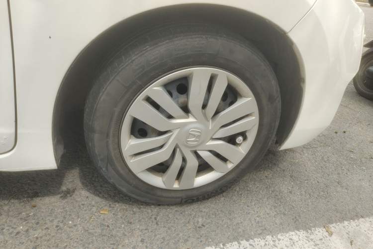 Used Honda Fit 2016 1.5L LXS CVT Comfort Sunroof Version Right Front Wheel Hub