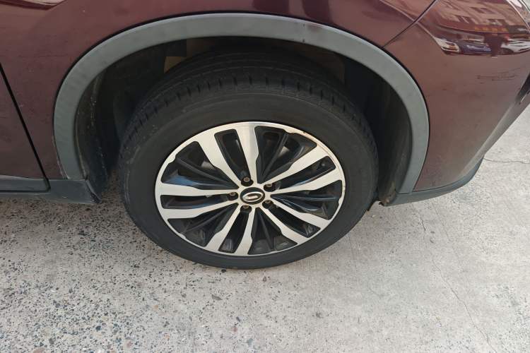 Used GAC Trumpchi GS4 2017 235T Automatic Two-Wheel Drive Luxury Smart Connectivity Version Right Front Wheel Hub