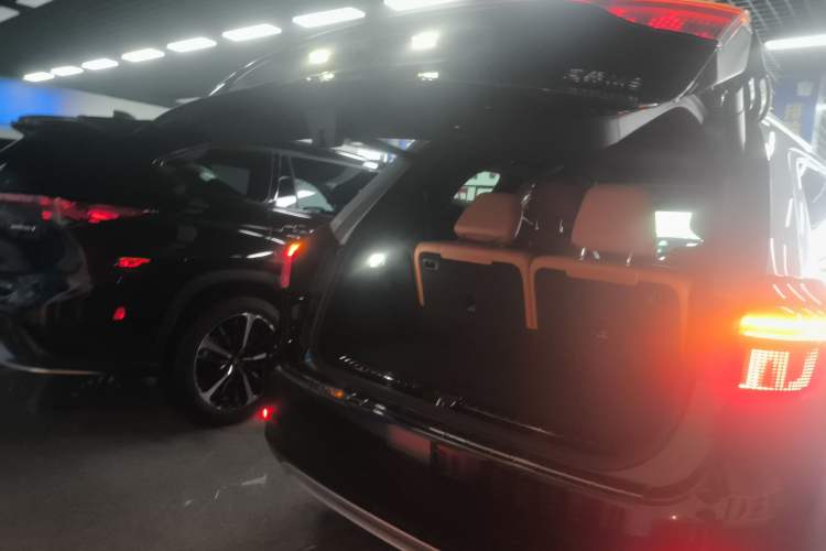 Used Hima AITO M9 2024 Range-Extended Max Edition 42 kWh 6-Seater Version Trunk