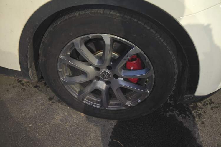 Used Maserati Levante 2019 3.0T Standard Version China V Emission Standard Right Front Wheel Hub