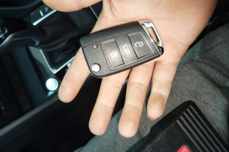 Used Volkswagen Tiguan L 2024 Outstanding Model 330TSI Automatic Two-Wheel Drive R-Line Dragon Glory Edition