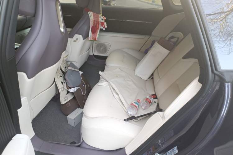 Used Avatr 12 2025 Max Extended-Range Edition Left Rear Seat