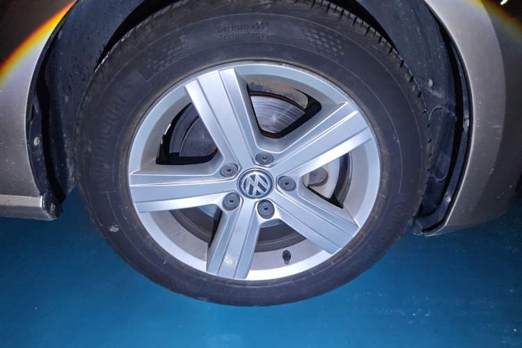 Used Volkswagen Golf 2017 1.6L Automatic Comfort Million-Vehicle Anniversary Edition
