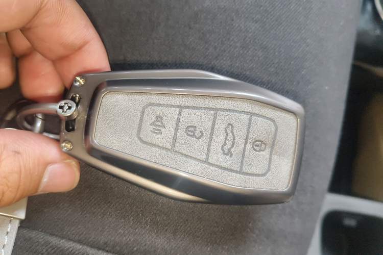 Used Geometry E Firefly 2024 301km Flowing Light
