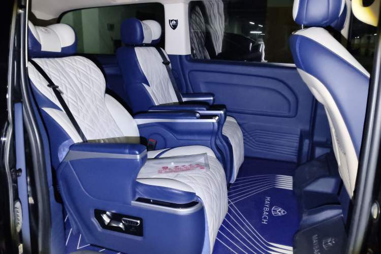 Used Mercedes-Benz Vito 2018 2.0T Elite Version 7 Seats China VI Emission Standard
