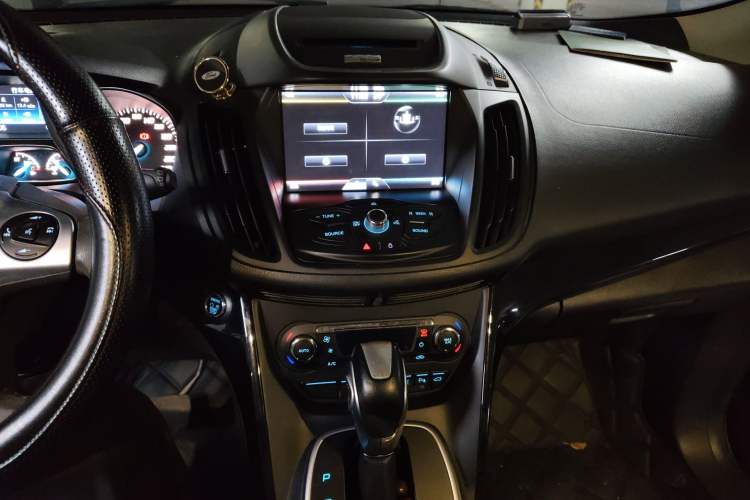 Used Ford Kuga 2013 2.0L GTDi Four-Wheel-Drive Sport Model
