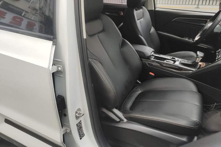Used Baojun RS-5 2019 1.5T CVT Intelligent Drive Luxury Edition China VI
