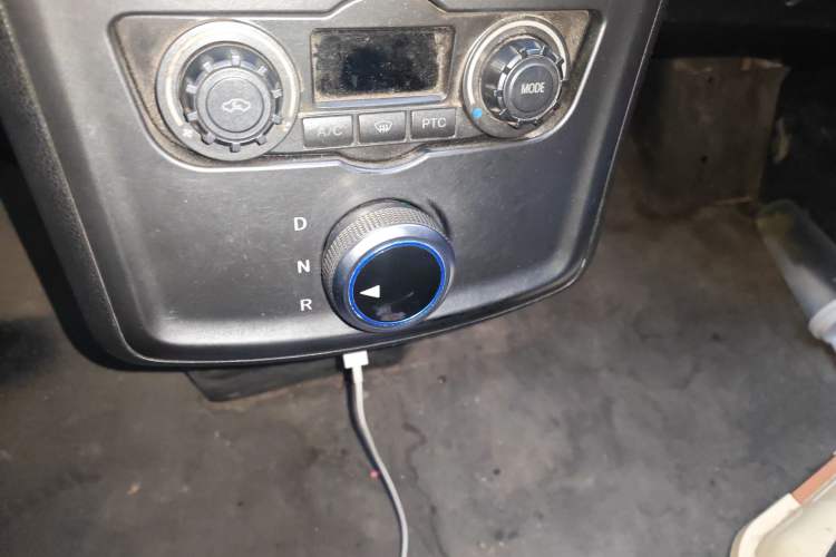 Used Foton Intelligent Blue Elf E7 2022 Standard Model 38.64 kWh Gear Lever