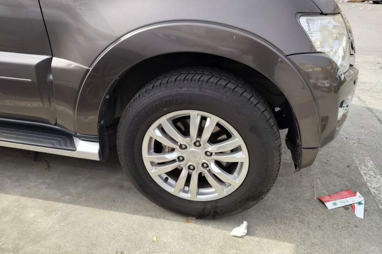 Used Mitsubishi Pajero 