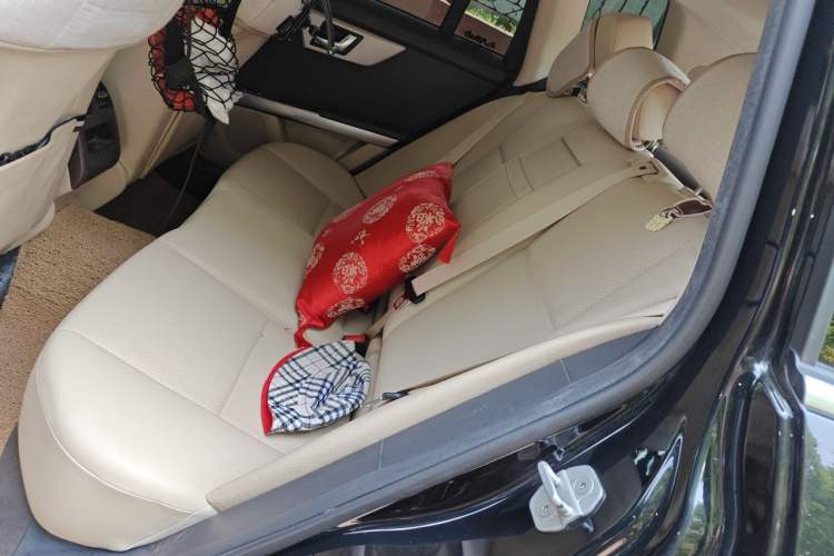 Used Mercedes-Benz GLK-Class 2013 GLK 300 4MATIC Dynamic Sunroof Model