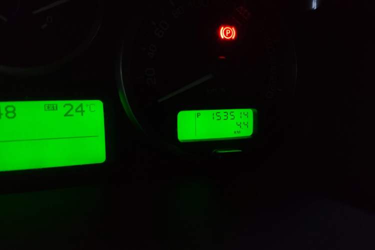 Used Land Rover Freelander 2 2010 3.2 i6 Automatic SE Gasoline Version Odometer Close Up